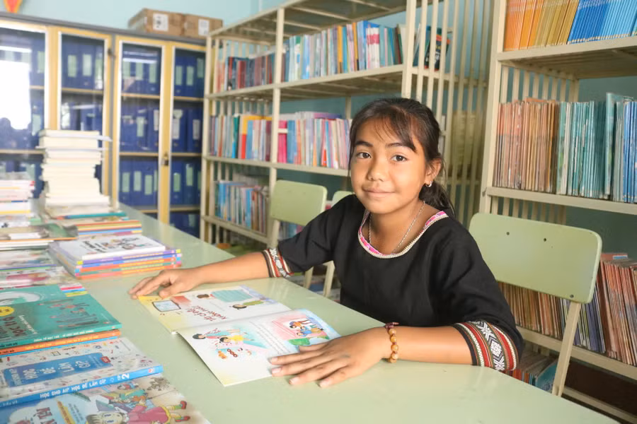 Dù khó khăn nhưng Y Trúc Lê chưa một lần nghĩ dừng việc học. Ảnh: Dung Nguyễn