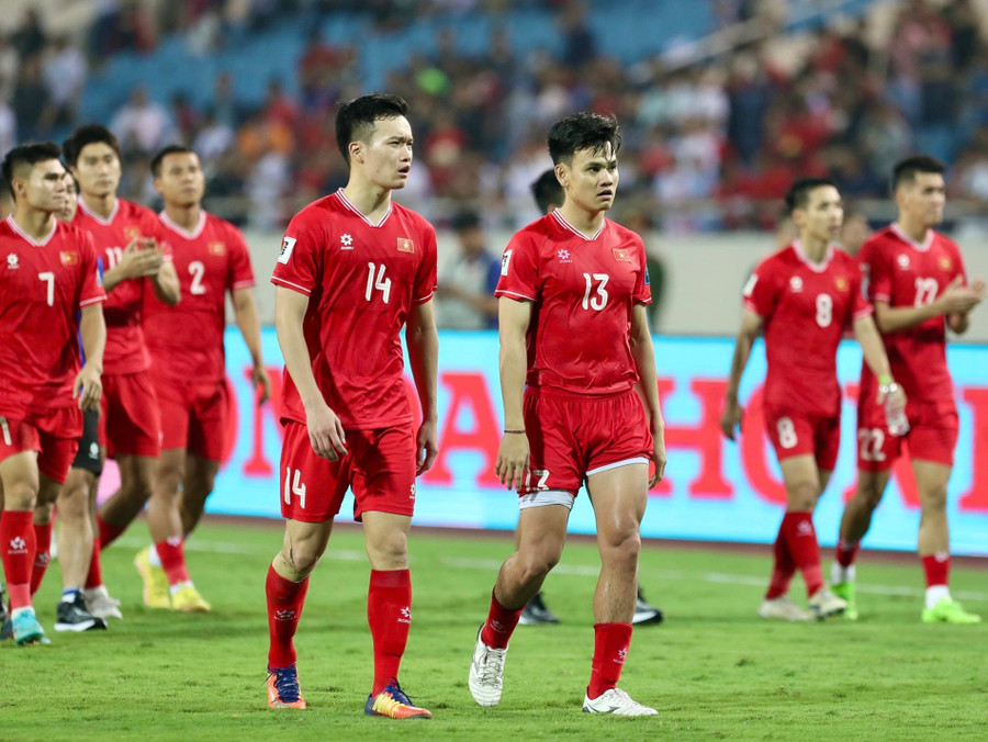 Đội tuyển Việt Nam thụt lùi ở vòng loại World Cup 2026. Ảnh: INT. bong-da-viet-nam-bao-gio-thoa-mong-world-cup-2.jpg