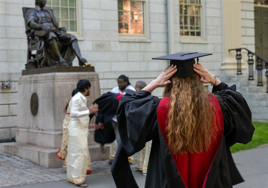 Đại học Harvard là trường lâu đời và danh tiếng hàng đầu Mỹ.