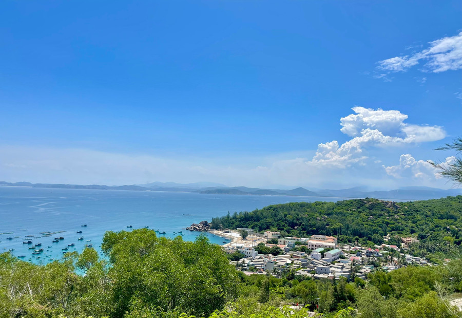 Cù Lao Xanh, tên gọi thân thương của xã đảo Nhơn Châu, nơi sinh sống của hơn 2.600 cư dân.