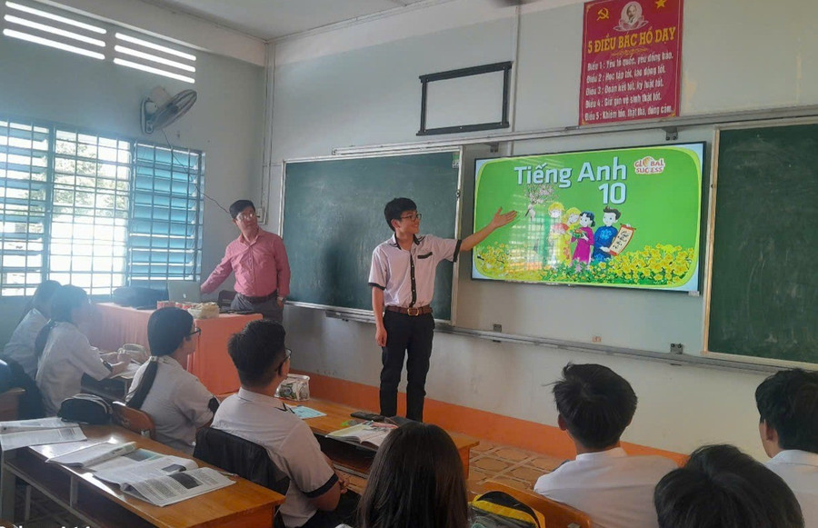 Giờ học tại Trường THPT Vĩnh Long. Ảnh: NTCC
