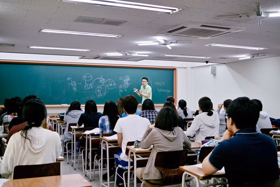 Các trung tâm luyện thi là 'nỗi ám ảnh' với học sinh Hàn Quốc.