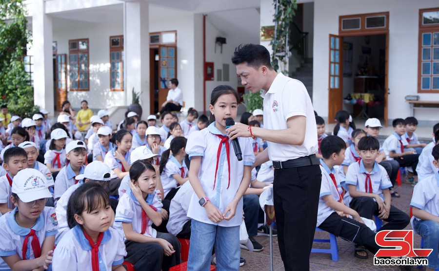 Học sinh Trường Tiểu học Chiềng Lề (Sơn La) trả lời các câu hỏi trong buổi ngoại khoá. Ảnh minh họa: INT cac-bien-phap-phat-trien-nang-khieu-2.jpg