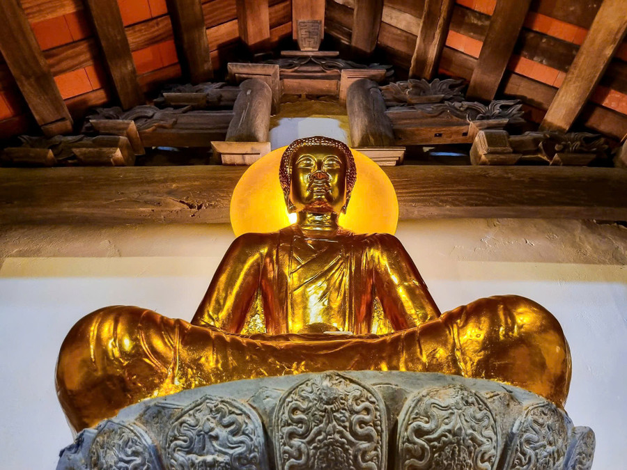Bảo vật quốc gia Tượng Phật A Di Đà thời Lý tại chùa Ngô Xá. bau-vat-nghin-nam-duoi-chan-nui-chuong-son-2.jpg