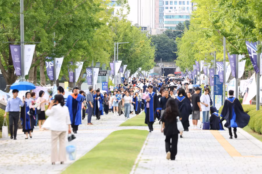 70% thanh niên 25 - 34 tuổi hoàn thành giáo dục đại học.