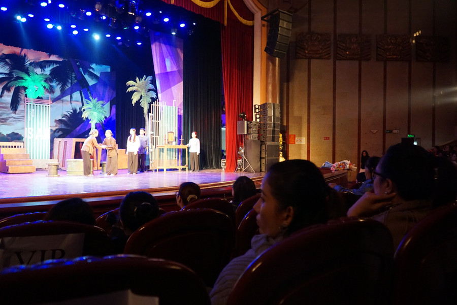 Khán giả tới thưởng thức Liên hoan Tuồng và dân ca kịch toàn quốc – 2025 được trở lại Hà Nội sau khoảng 30 năm. Ảnh: Hoàng Anh