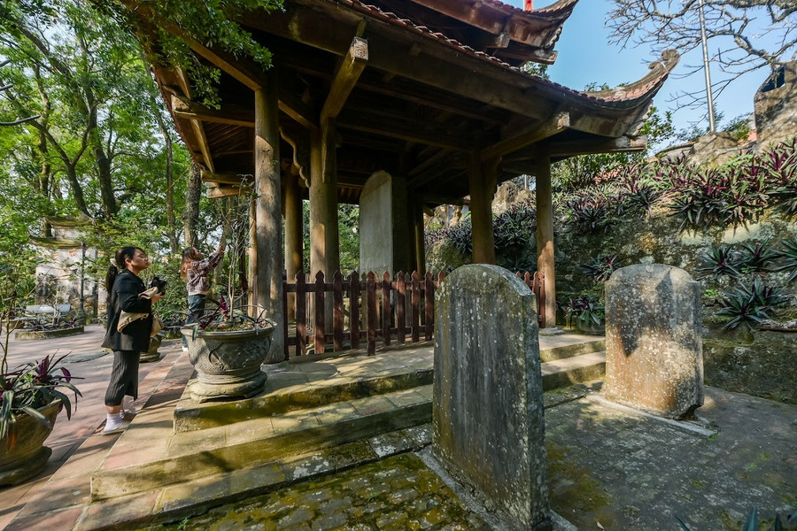 Du khách đến chùa Đọi hành hương, vãng cảnh. ngoi-co-tu-gan-nghin-nam-tuoi-5.jpg