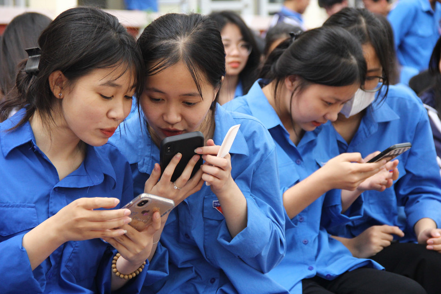 Học sinh Trường THPT Đức Hợp (Hưng Yên). Ảnh: TG phat-trien-hoc-tap-suot-doi-thuc-day-nguoi-dan-dam-hoc-va-thich-hoc-4.jpg