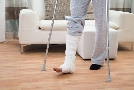 Đôi nạng có thể đánh thức bao điều tưởng đã ngủ quên. Ảnh minh họa: ITN