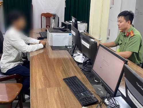 Công an xã Xuân Mai làm việc với anh N.H.S.