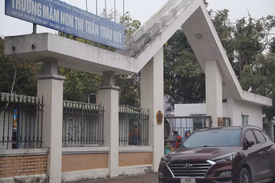 Trụ sở Trường Mầm non thị trấn Trâu Quỳ nơi xảy ra sự việc.