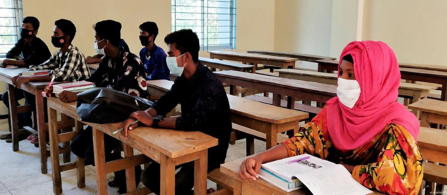 Trẻ em gái tại Bangladesh phải bỏ học, lao động sớm để giúp đỡ gia đình.