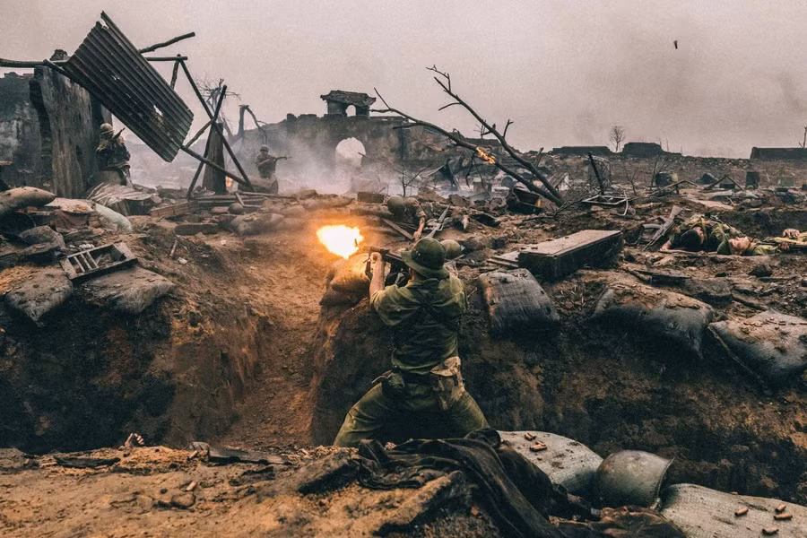 Phim 'Mưa đỏ' được dự đoán có thể đạt 250 - 300 tỷ đồng doanh thu.