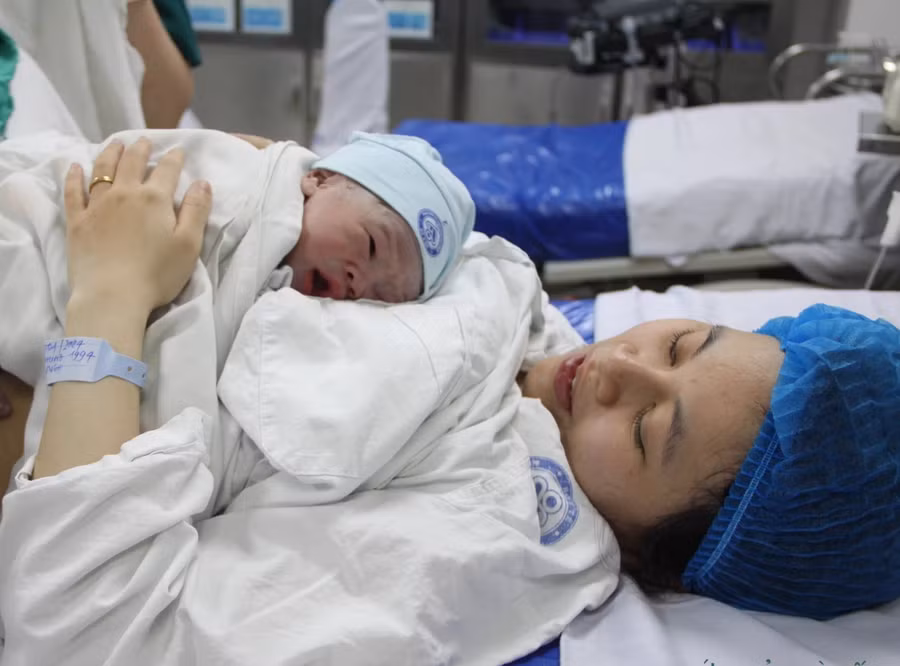 Bộ Y tế đề xuất tăng thời gian nghỉ thai sản cho phụ nữ sinh con thứ 2. Ảnh minh họa: INT