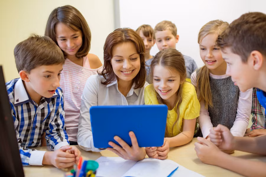 Trẻ em Phần Lan học phân biệt tin giả.