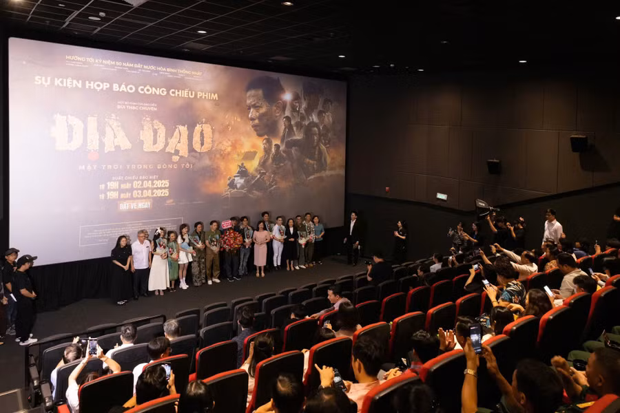 Phim 'Địa đạo: Mặt trời trong bóng tối' có doanh thu trên 172 tỉ đồng.