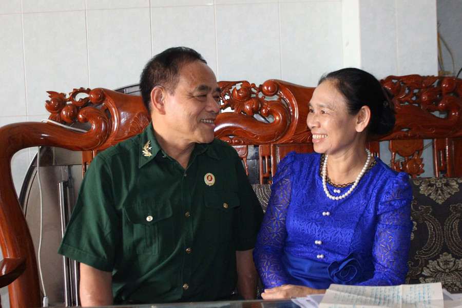 Hạnh phúc lúc xế chiều của vợ chồng cựu chiến binh Trần Dân. khi-to-quoc-can-ho-biet-song-xa-nhau-5.jpg