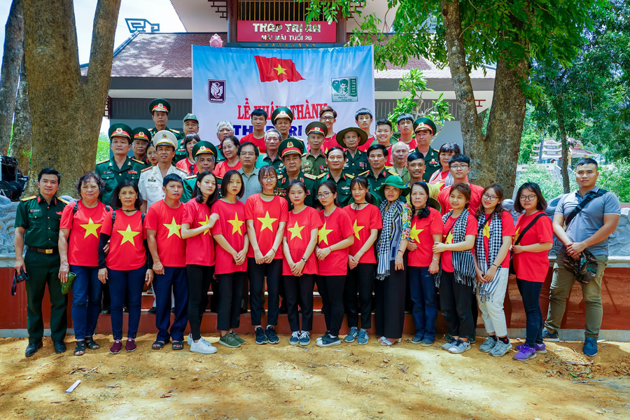 mai-mai-tuoi-20-thap-lua-yeu-nuoc-tu-nhung-trang-nhat-ky-1.jpg