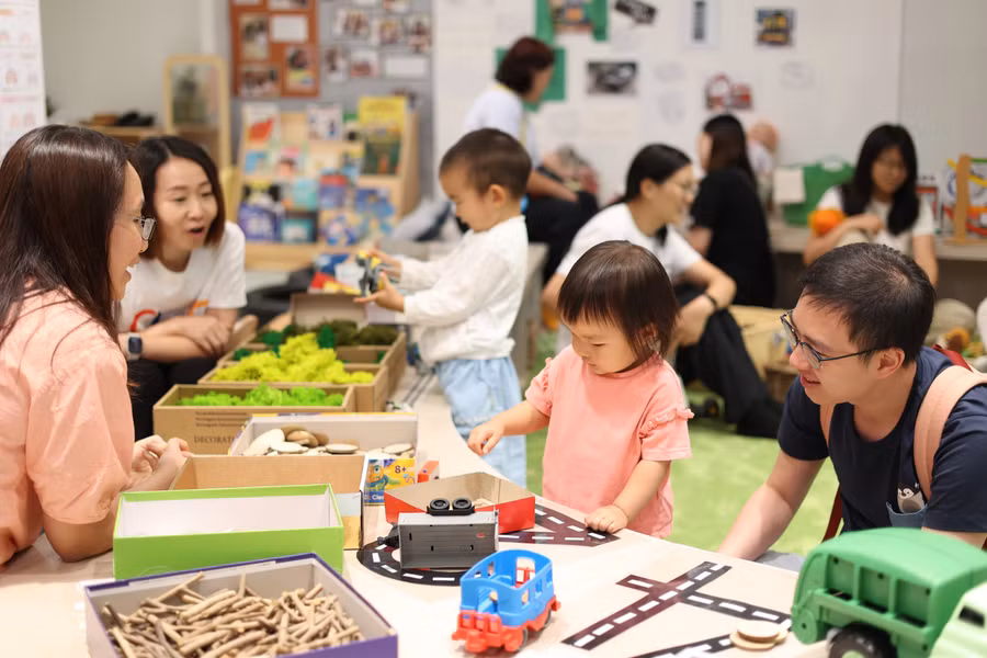 Trẻ Hồng Kông phải làm bài kiểm tra năng lực vào mẫu giáo.