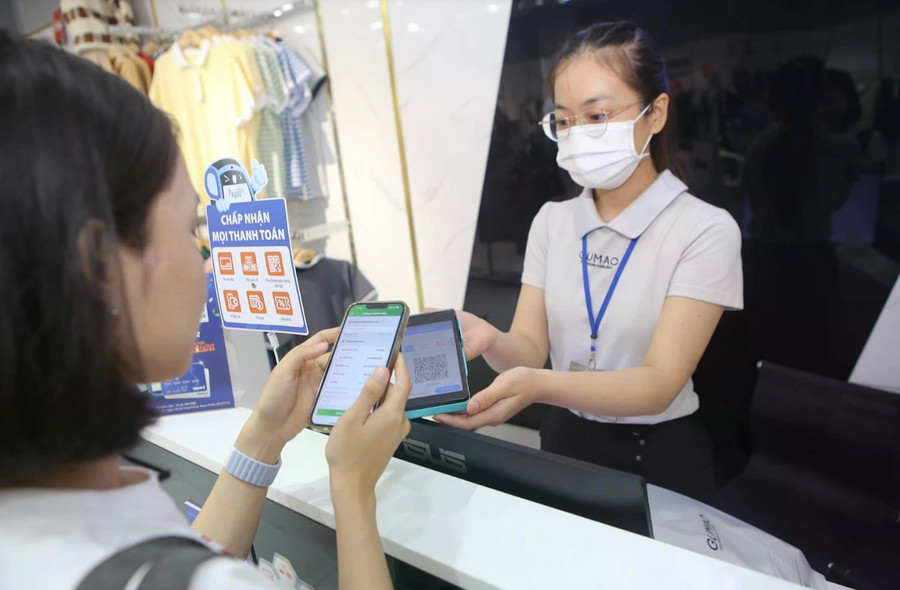 Giao dịch số tiện lợi, nhưng đi kèm những thách thức mới về an toàn dữ liệu. Ảnh minh họa: INT