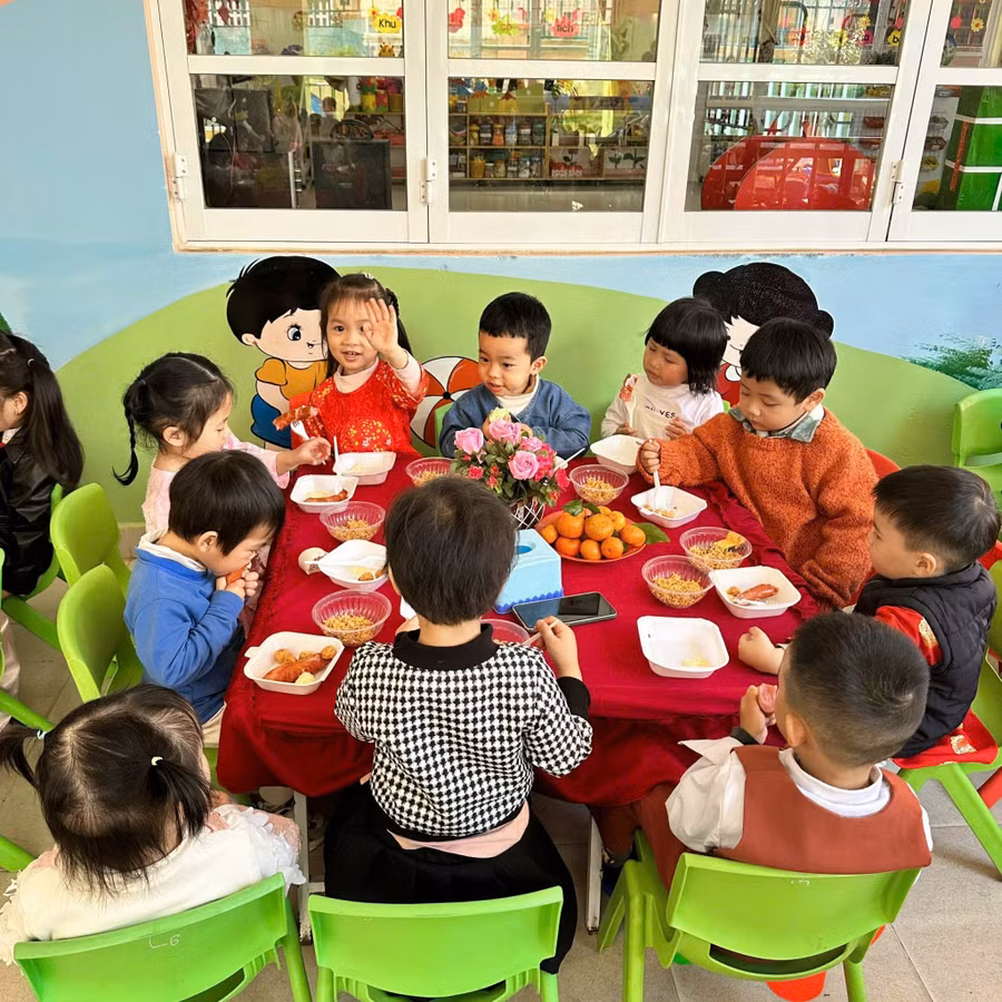 Đối với trẻ nhỏ, nên chú trọng đến cách trình bày món rau để tăng sự hấp dẫn. Ảnh: L.N