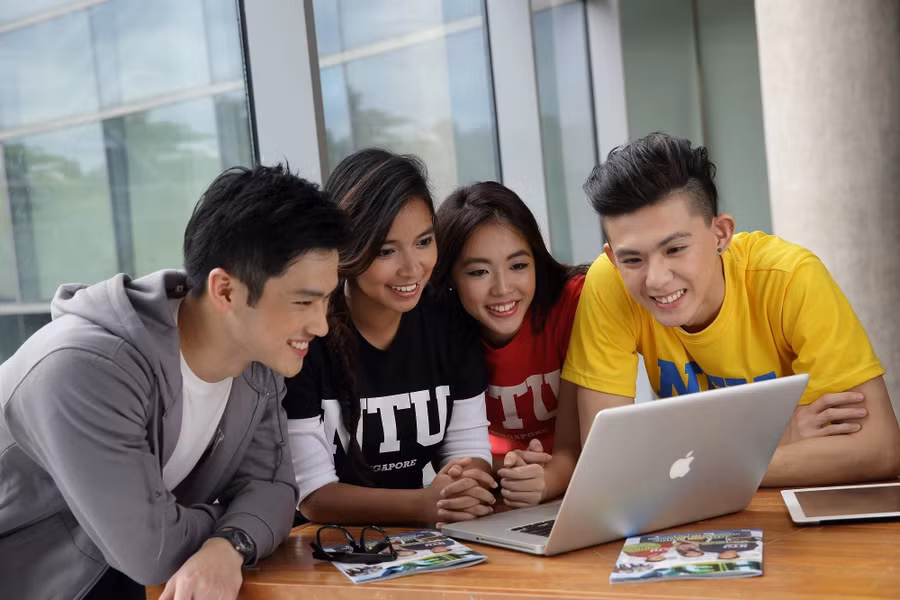 Đại học Quản lý Singapore (SMU) tiên phong giảng dạy bằng tiếng Quan Thoại.