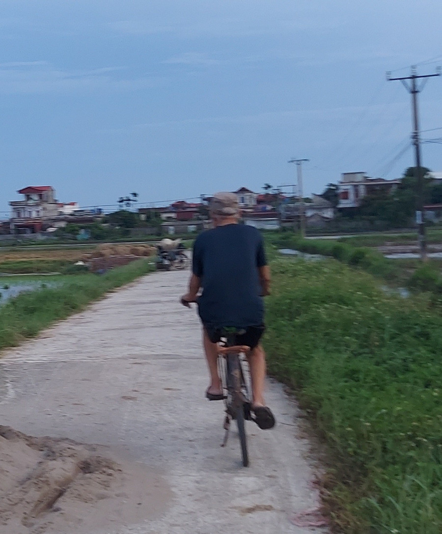 Sự trưởng thành của mỗi người con không thể thiếu công lao dưỡng dục của đấng sinh thành. Ảnh minh họa: Bình Thanh. cam-thu-van-hoc-lang-tham-tinh-cha-2.jpg