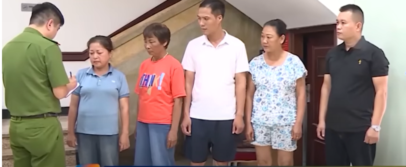 Nhiều 'cò mồi' hoạt động trước cổng bệnh viện bị tạm giữ hình sự để điều tra. cao-diem-truy-quet-co-phong-kham-1.png