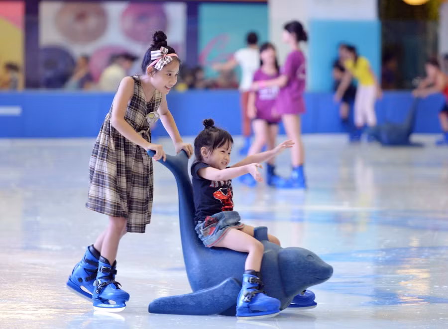 Trẻ được vui chơi thoải mái khi nghỉ Tết. Ảnh minh họa: INT