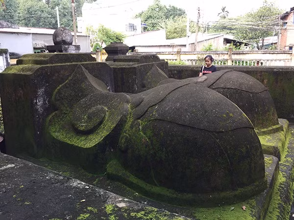 Mộ Trịnh Hoài Đức và phu nhân chánh thất được đắp hình voi phục. Lăng mộ tọa lạc tại phường Trung Dũng, TP Biên Hòa, Đồng Nai. Ảnh: Báo Đồng Nai