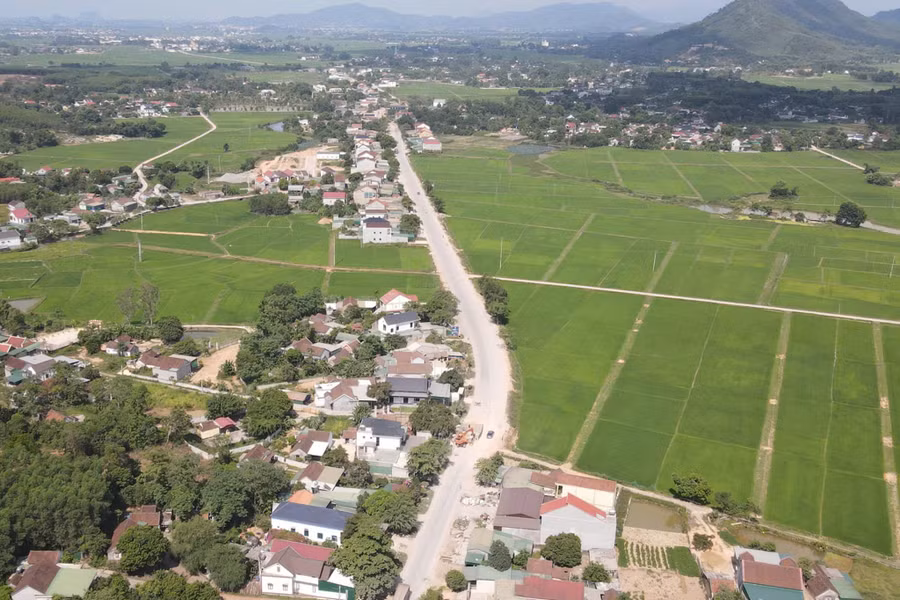 Quốc lộ 7 đoạn qua huyện Diễn Châu (Nghệ An).