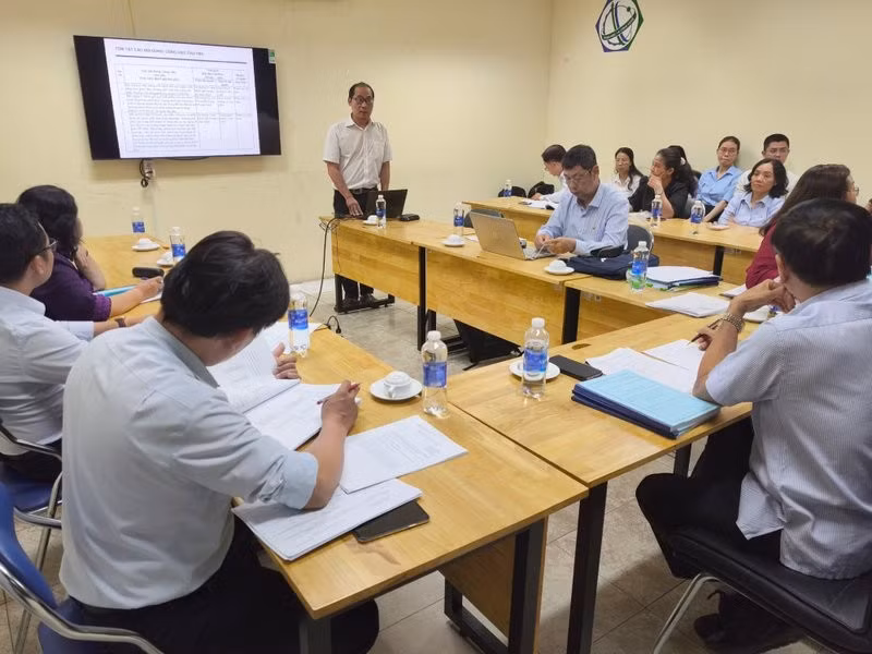 TS Phan Văn Hồ Nam báo cáo kết quả thực hiện nhiệm vụ.