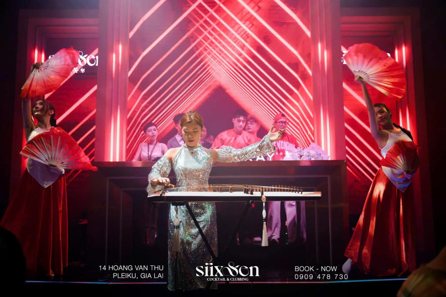 Hồ Như Quỳnh biểu diễn đàn tranh trên nền nhạc hiện đại. Ảnh: NVCC nguoc-loi-tim-ve-am-nhac-truyen-thong-1.jpg