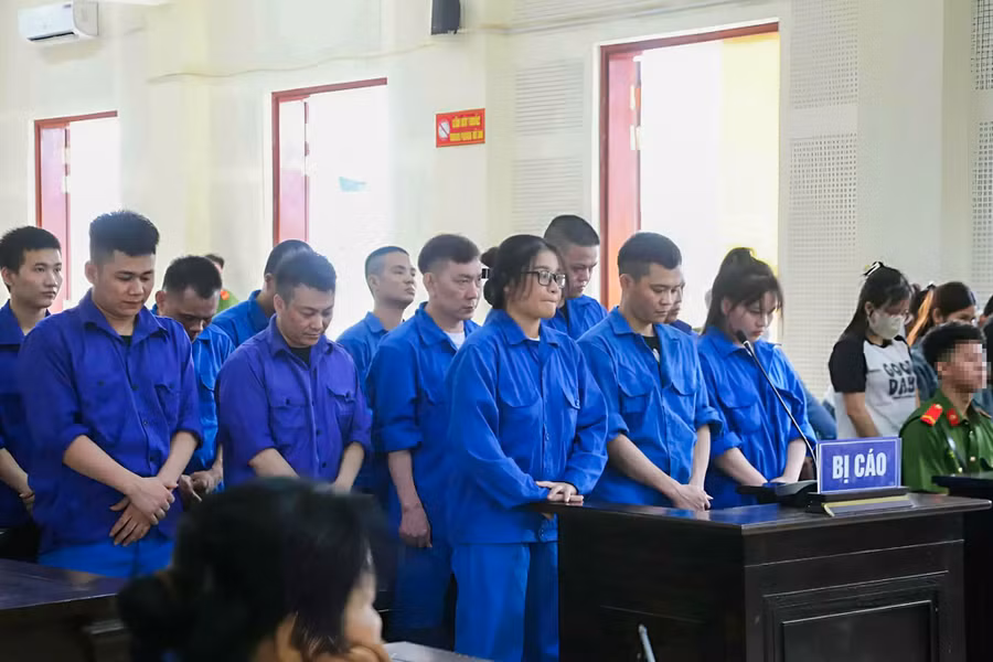 Phiên tòa xét xử đường dây lừa đảo chiếm đoạt tài sản.