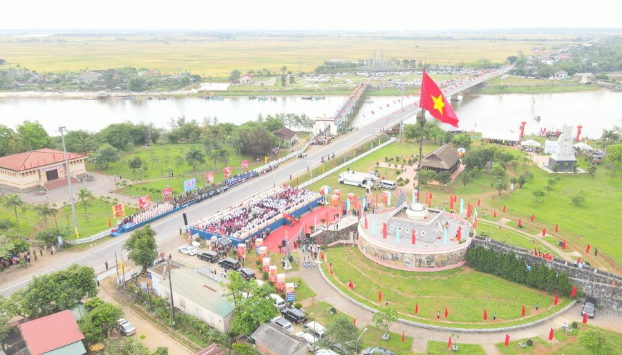 Khu di tích lịch sử quốc gia đặc biệt Đôi bờ Hiền Lương - Bến Hải sau 50 năm đất nước thống nhất. Ảnh: Đăng Đức