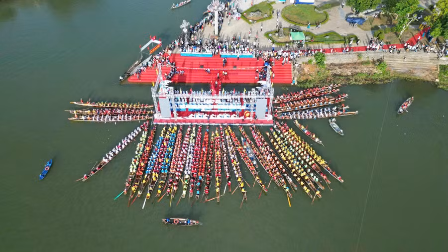 Tết Độc lập - ngày hội lớn nhất năm trên quê hương Đại tướng Võ Nguyên Giáp. Ảnh: N.Thành