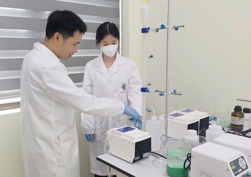 Mô hình công nghệ FBHC thu hồi nitơ, phốt pho, trong nước thải nuôi lợn quy mô phòng thí nghiệm.