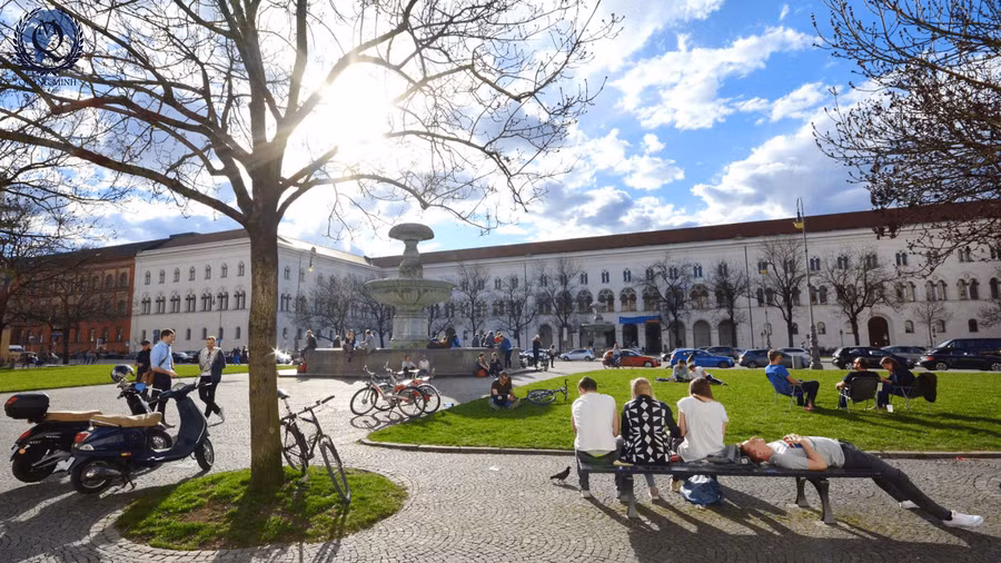 Đại học Ludwig Maximilian München, Đức.