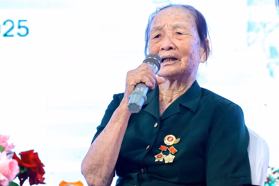 Bà Lê Thị Nhị - nguyên mẫu trong bài thơ 'Gửi em, cô thanh niên xung phong' của nhà thơ Phạm Tiến Duật.