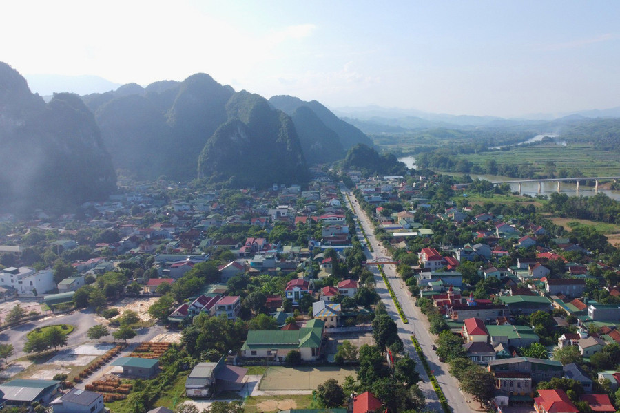 Xã miền núi Con Cuông với cảnh sắc, núi non hùng vĩ.