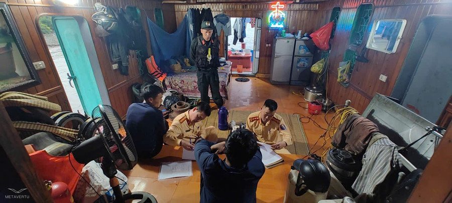 Cơ quan chức năng làm việc với những người liên quan.
