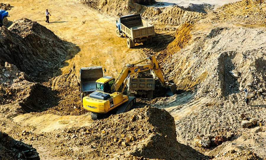 Bên trong một công trường khai thác đất hiếm tại Bao Đầu. trung-quoc-cai-gia-khi-khai-thac-mo-vang-dat-hiem-3.jpg