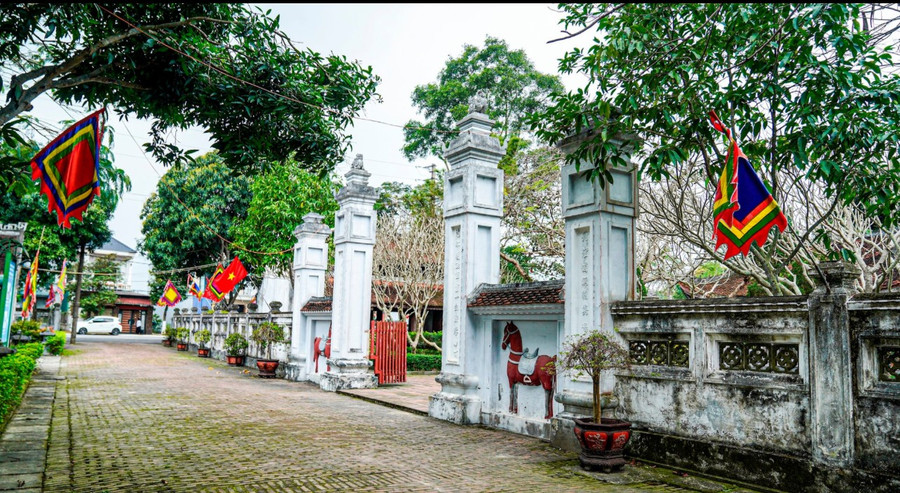 Lễ giỗ hàng năm vào 14/11 âm lịch tại khu di tích.