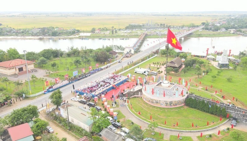 Khu di tích Đôi bờ Hiền Lương - Bến Hải, biểu tượng của khát vọng hòa bình, thống nhất.
