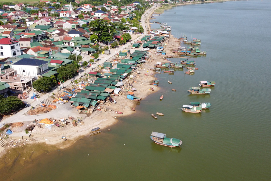 Làng Bến Hến (xã Trường Sơn) bên dòng sông La. 