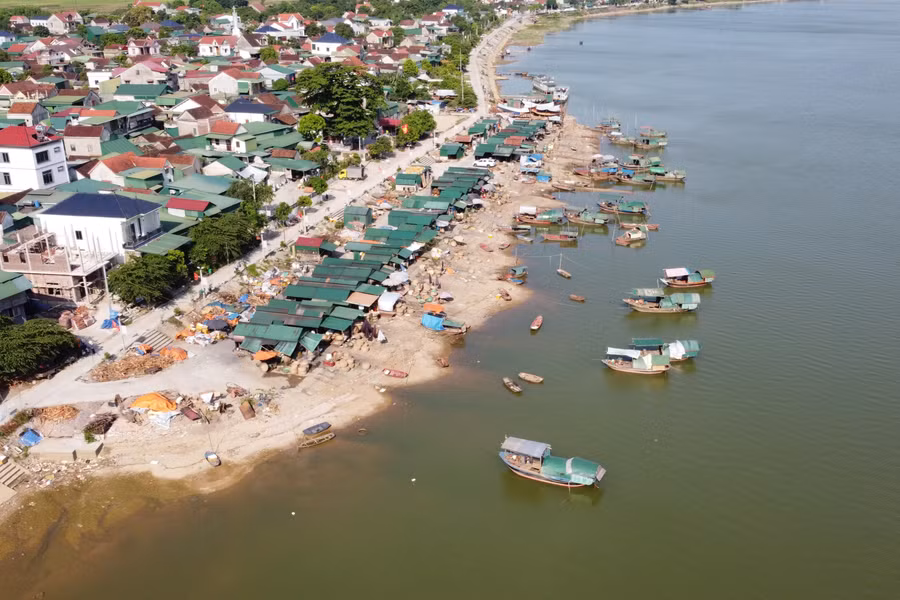 Làng Bến Hến (xã Trường Sơn) bên dòng sông La. 