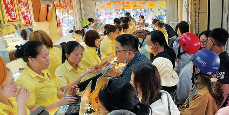 Ngân hàng Nhà nước sẽ thí điểm sàn giao dịch vàng theo 3 giai đoạn. Ảnh minh họa: INT