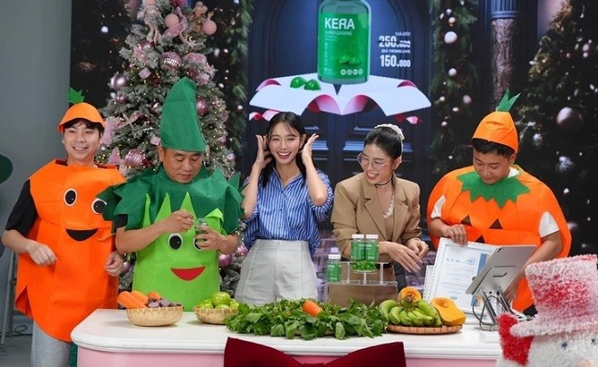 Sản phẩm Kẹo rau củ Kera được quảng cáo rầm rộ trong phiên livestream bán hàng, trong đó có Hoa hậu Nguyễn Thúc Thùy Tiên, Hằng Du Mục, Quang Linh Vlog. (Ảnh: internet) kol-koc-quang-cao-sai-su-that-can-luat-hoa.jpg