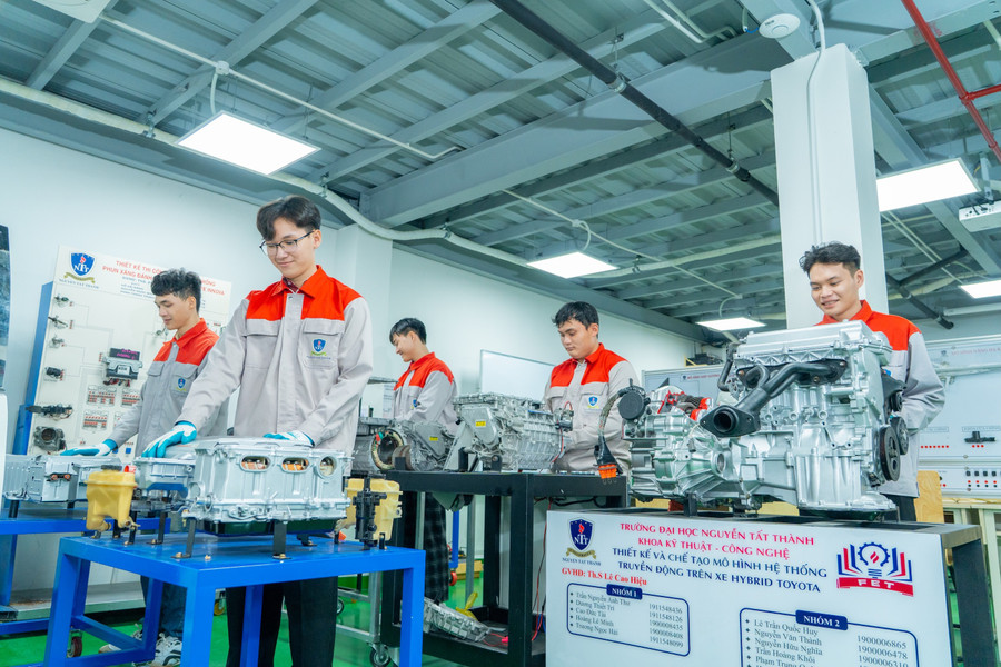 Sinh viên Khoa Kỹ thuật - Công nghệ, Trường Đại học Nguyễn Tất Thành. Ảnh: NTTU