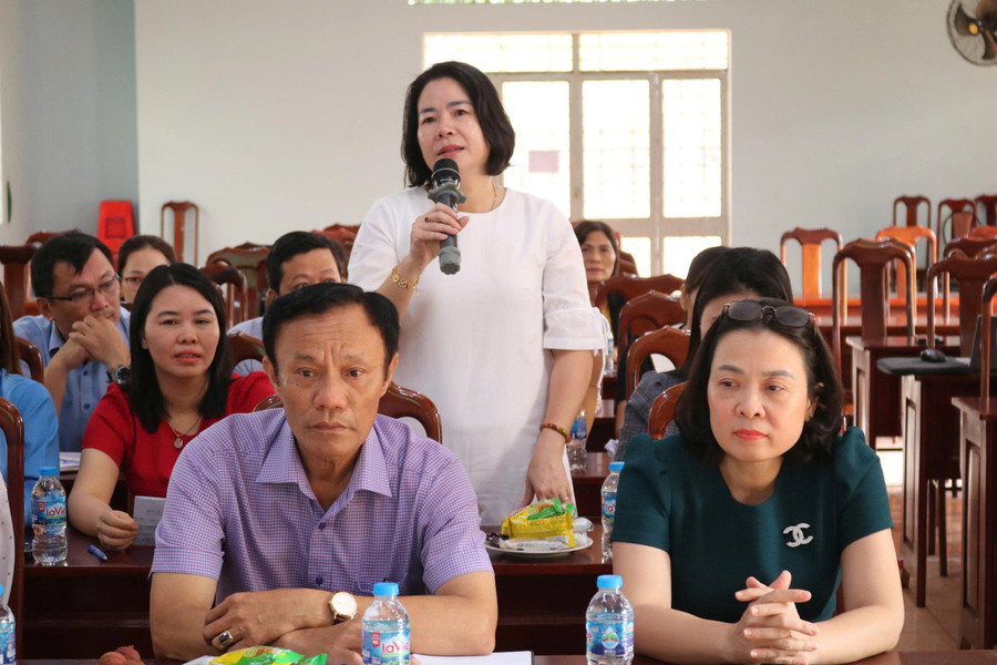 Cán bộ quản lý trường học tại Đắk Lắk bàn giải pháp cho năm học 2025 - 2026. Ảnh: TT chua-phan-dinh-trach-nhiem-tuyen-dung-giao-vien-tim-giai-phap-va-khoang-trong-2.jpg